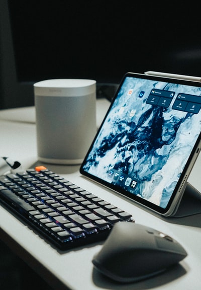 コンピューターでコードレスマウスを有効にする方法